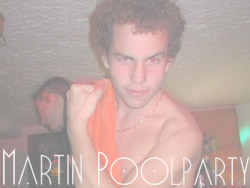 Martin- Poolparty im Haus der Eltern